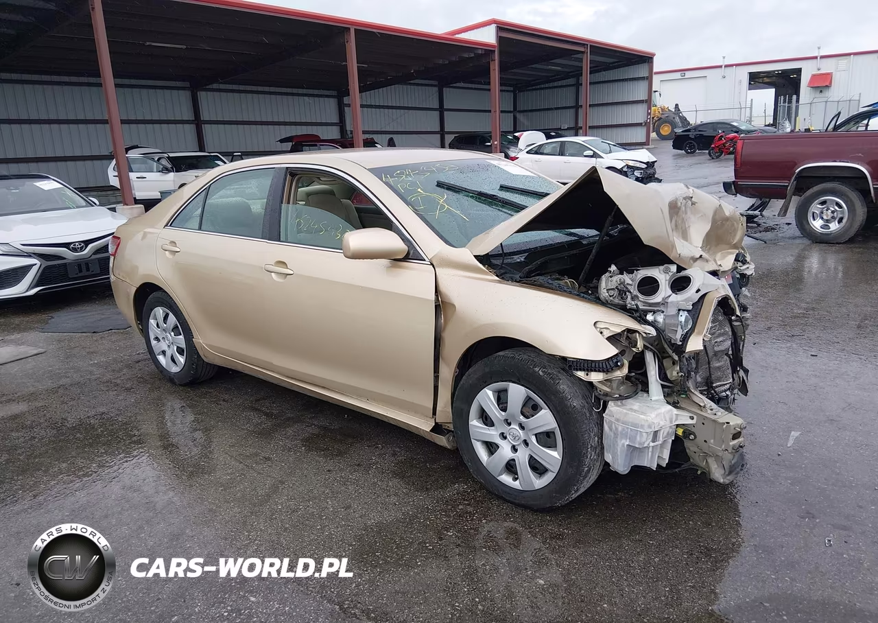 2011 Toyota Camry Le – zdjęcie 1 z 17