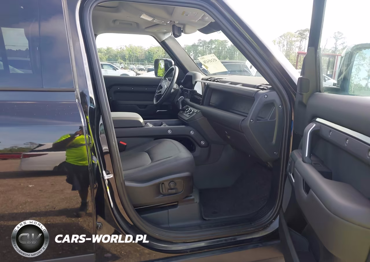 2025 Land Rover Defender 110 P300 VIN:SALEJ7EX9S2474658 - 5