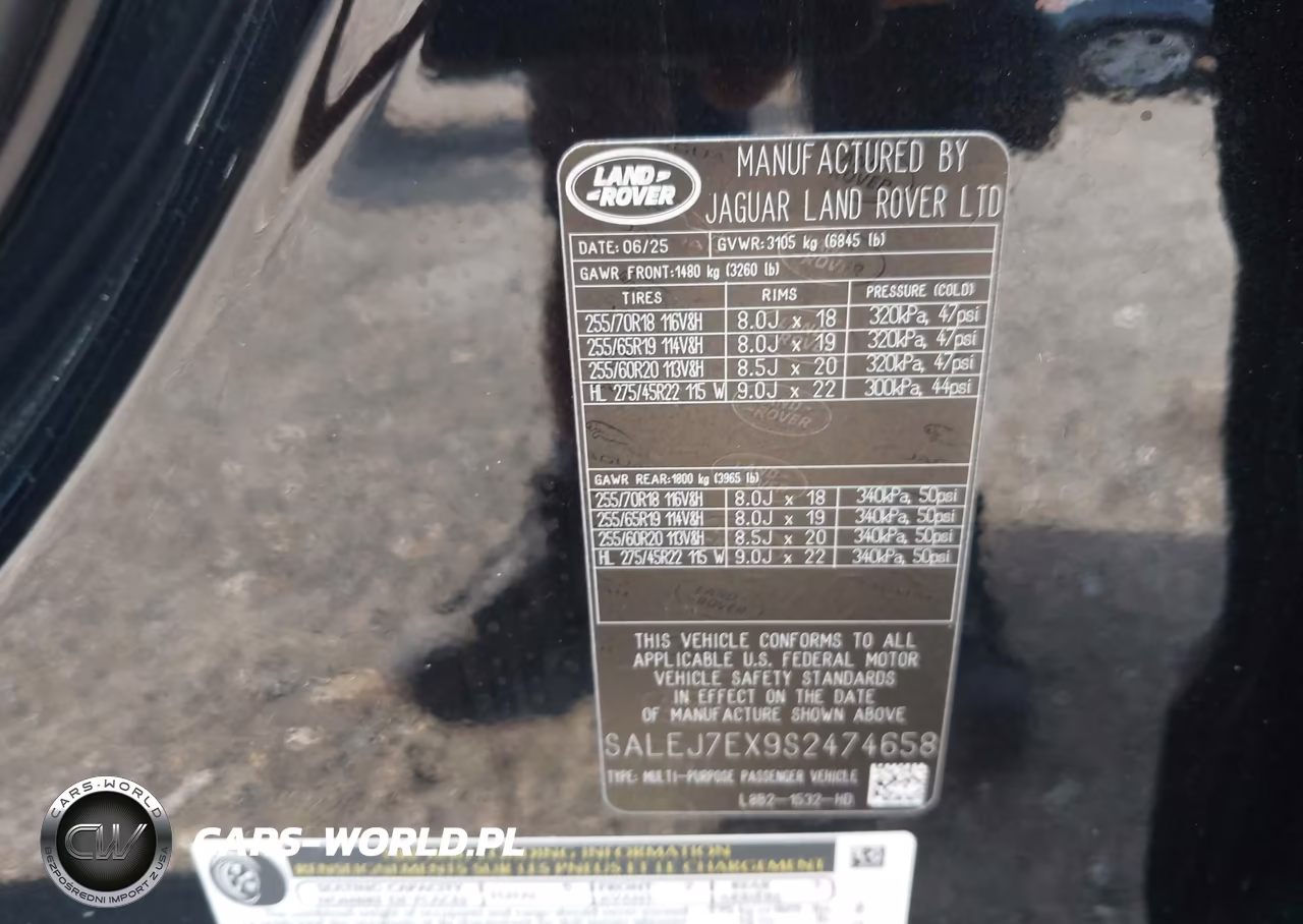 2025 Land Rover Defender 110 P300 VIN:SALEJ7EX9S2474658 - 9