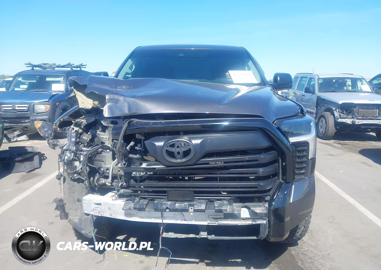 2024 Toyota Tundra Sr VIN:5TFKB5DB1RX133902 - 12