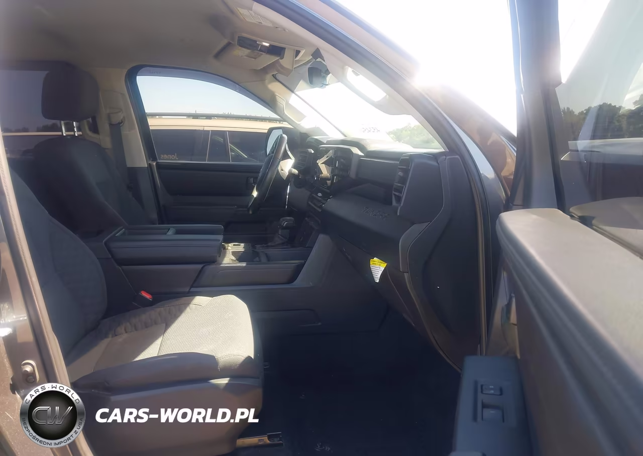 2024 Toyota Tundra Sr VIN:5TFKB5DB1RX133902 - 5