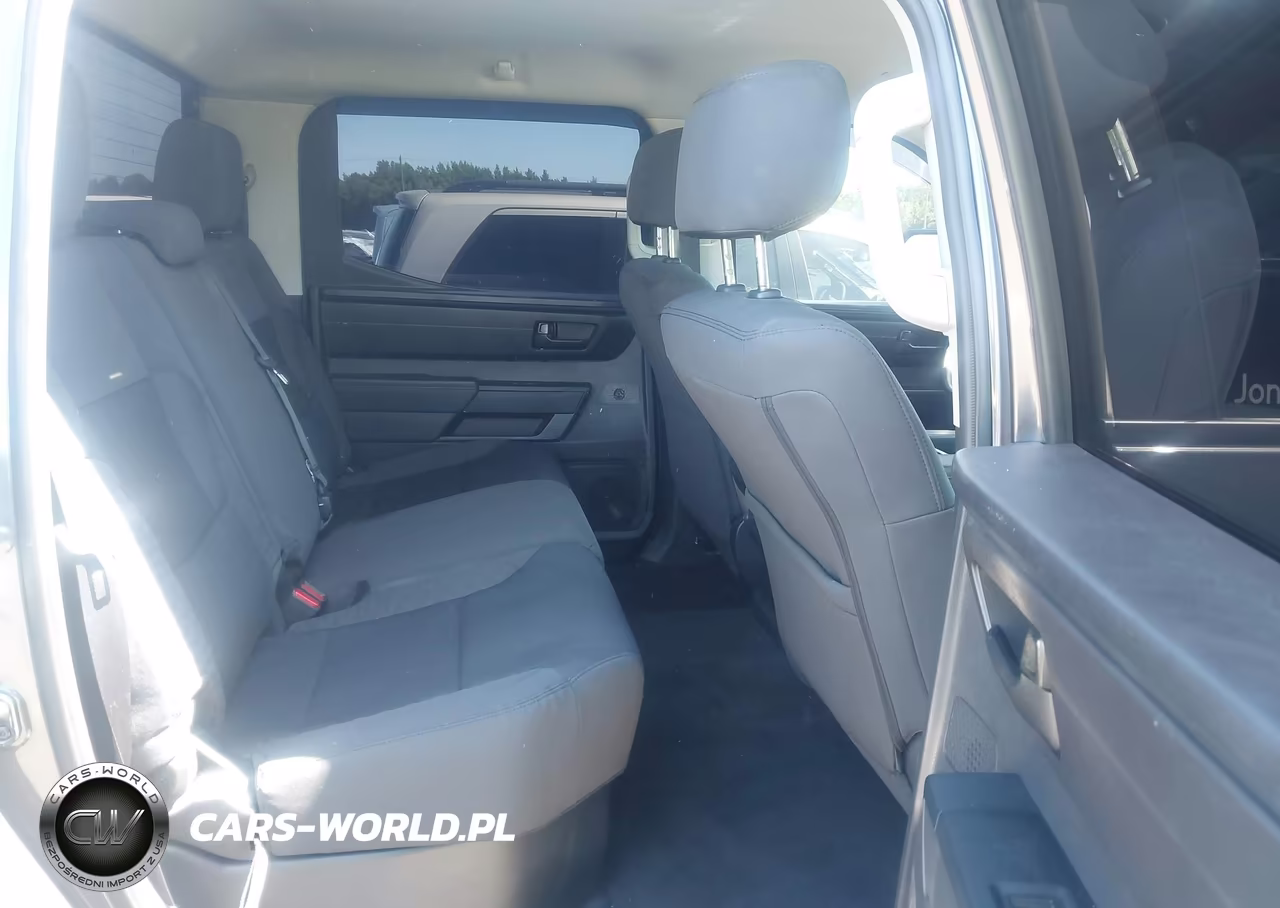2024 Toyota Tundra Sr VIN:5TFKB5DB1RX133902 - 8