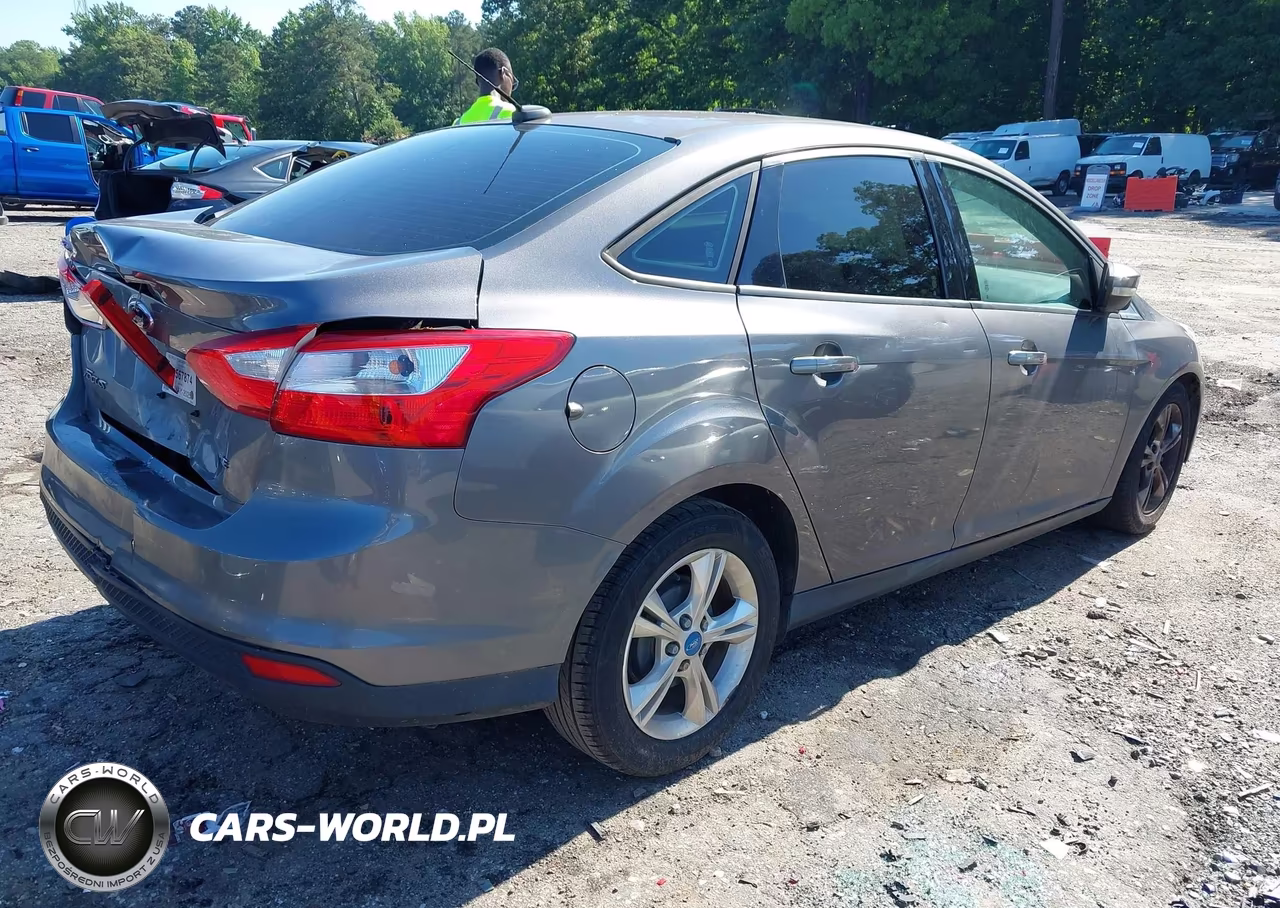 2013 Ford Focus Se VIN:1FADP3F22DL272373 - 4
