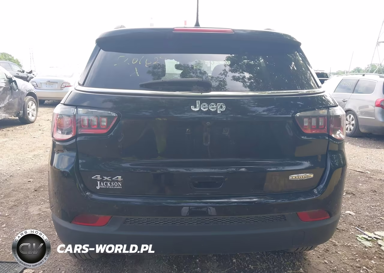 2018 Jeep Compass Latitude 4X4 VIN:3C4NJDBB3JT201629 - 16