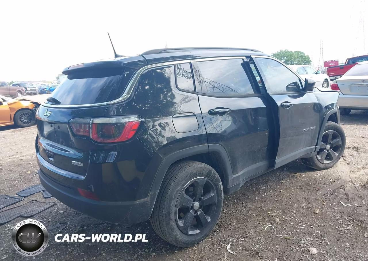 2018 Jeep Compass Latitude 4X4 VIN:3C4NJDBB3JT201629 - 4