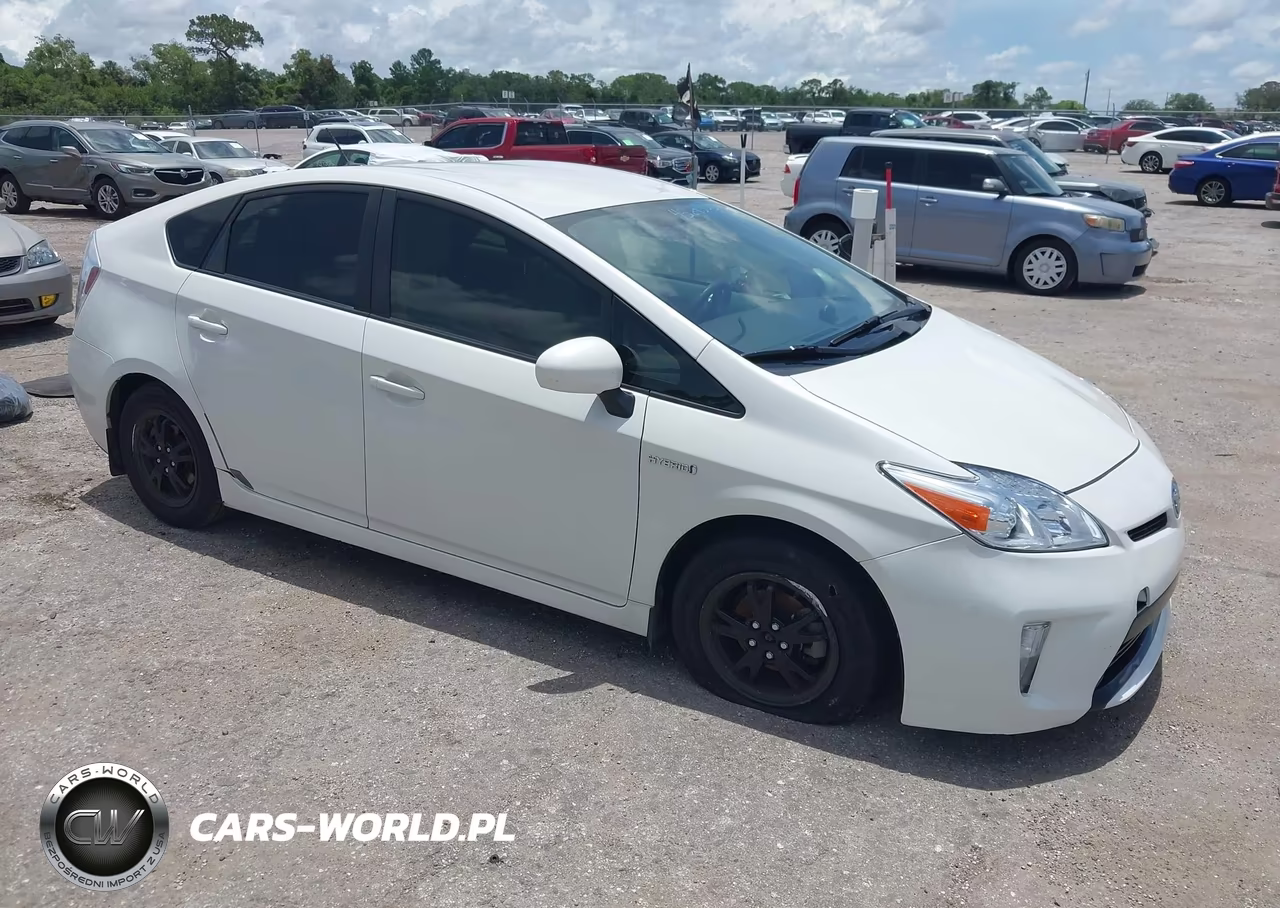 2014 Toyota Prius Three – zdjęcie 1 z 16