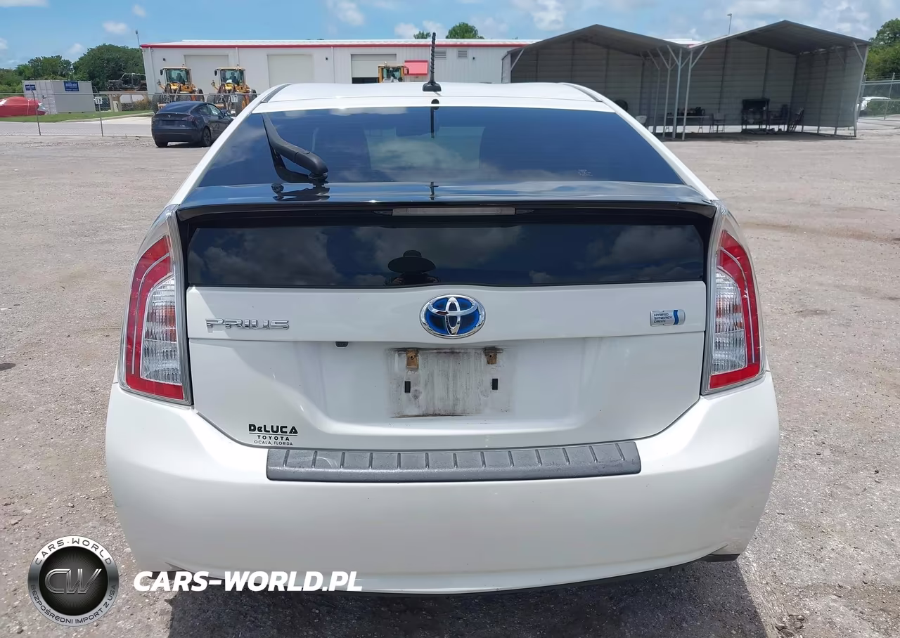 2014 Toyota Prius Three VIN:JTDKN3DUXE1754646 - 16