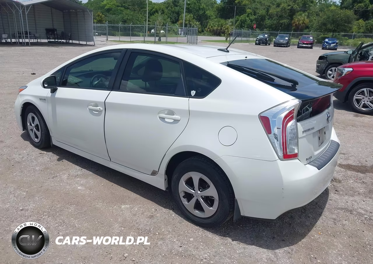 2014 Toyota Prius Three VIN:JTDKN3DUXE1754646 - 3