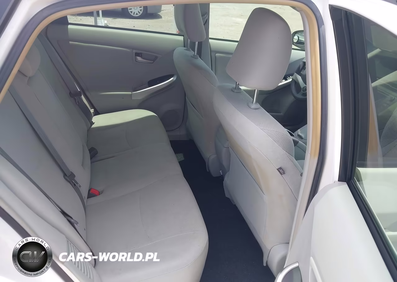 2014 Toyota Prius Three VIN:JTDKN3DUXE1754646 - 8