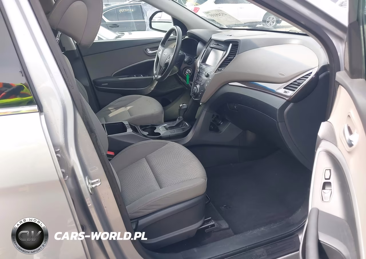 2017 Hyundai Santa Fe Se VIN:KM8SMDHF5HU255448 - 5