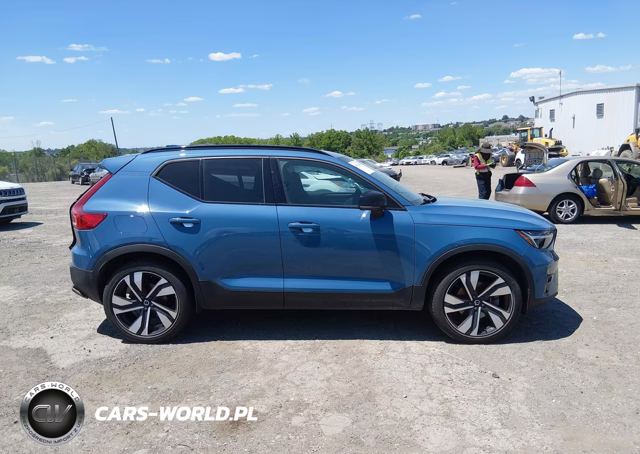 2023 Volvo Xc40 B5 Plus Dark Theme VIN:YV4L12UW6P2989907 - 13