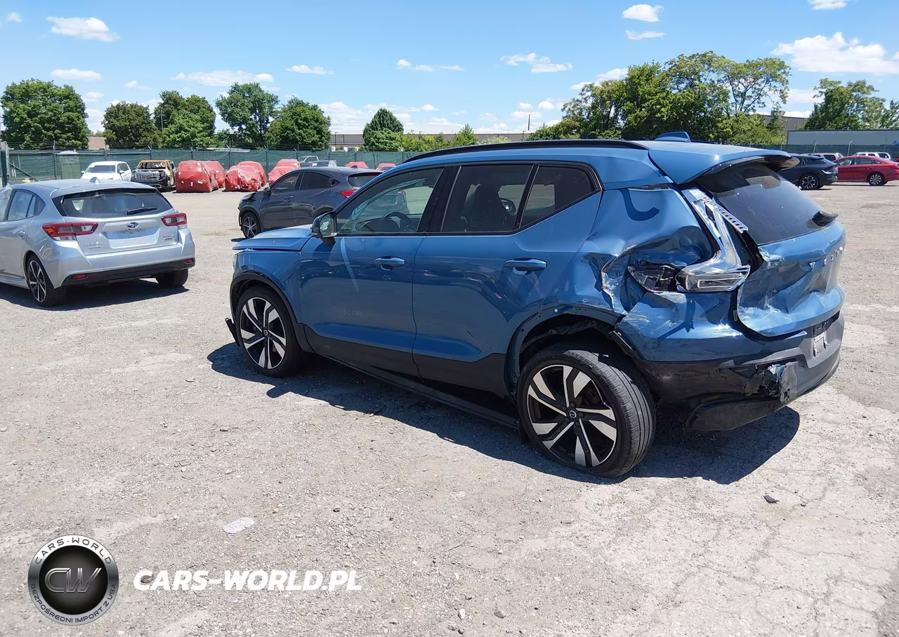 2023 Volvo Xc40 B5 Plus Dark Theme VIN:YV4L12UW6P2989907 - 3