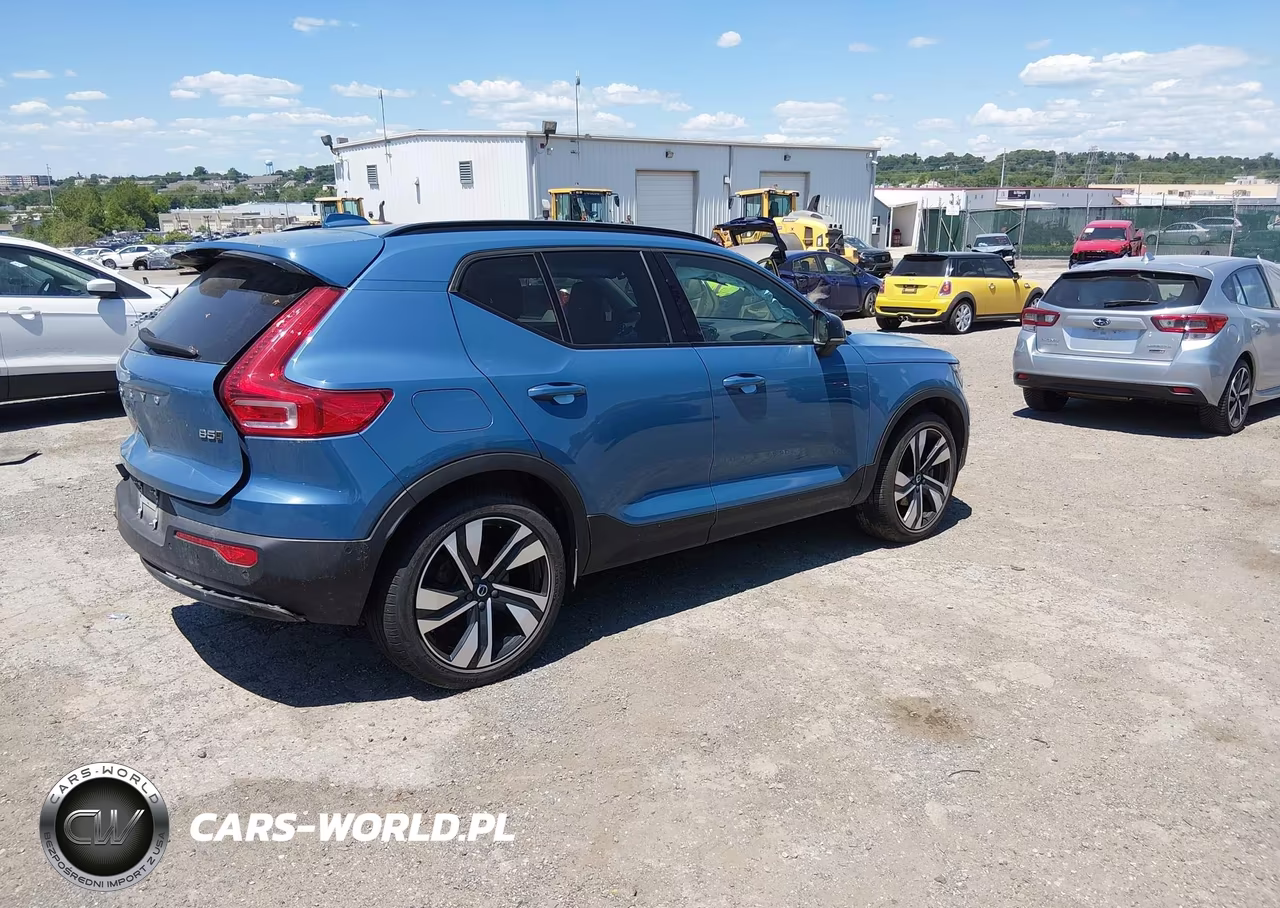 2023 Volvo Xc40 B5 Plus Dark Theme VIN:YV4L12UW6P2989907 - 4