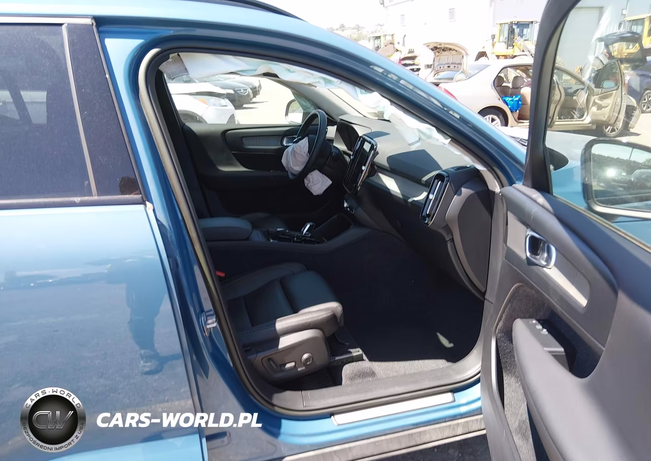 2023 Volvo Xc40 B5 Plus Dark Theme VIN:YV4L12UW6P2989907 - 5