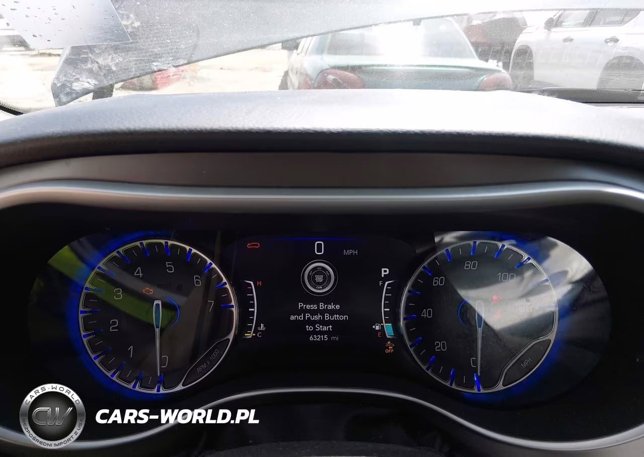 2020 Chrysler Pacifica Touring L Plus VIN:2C4RC1EG4LR242049 - 7