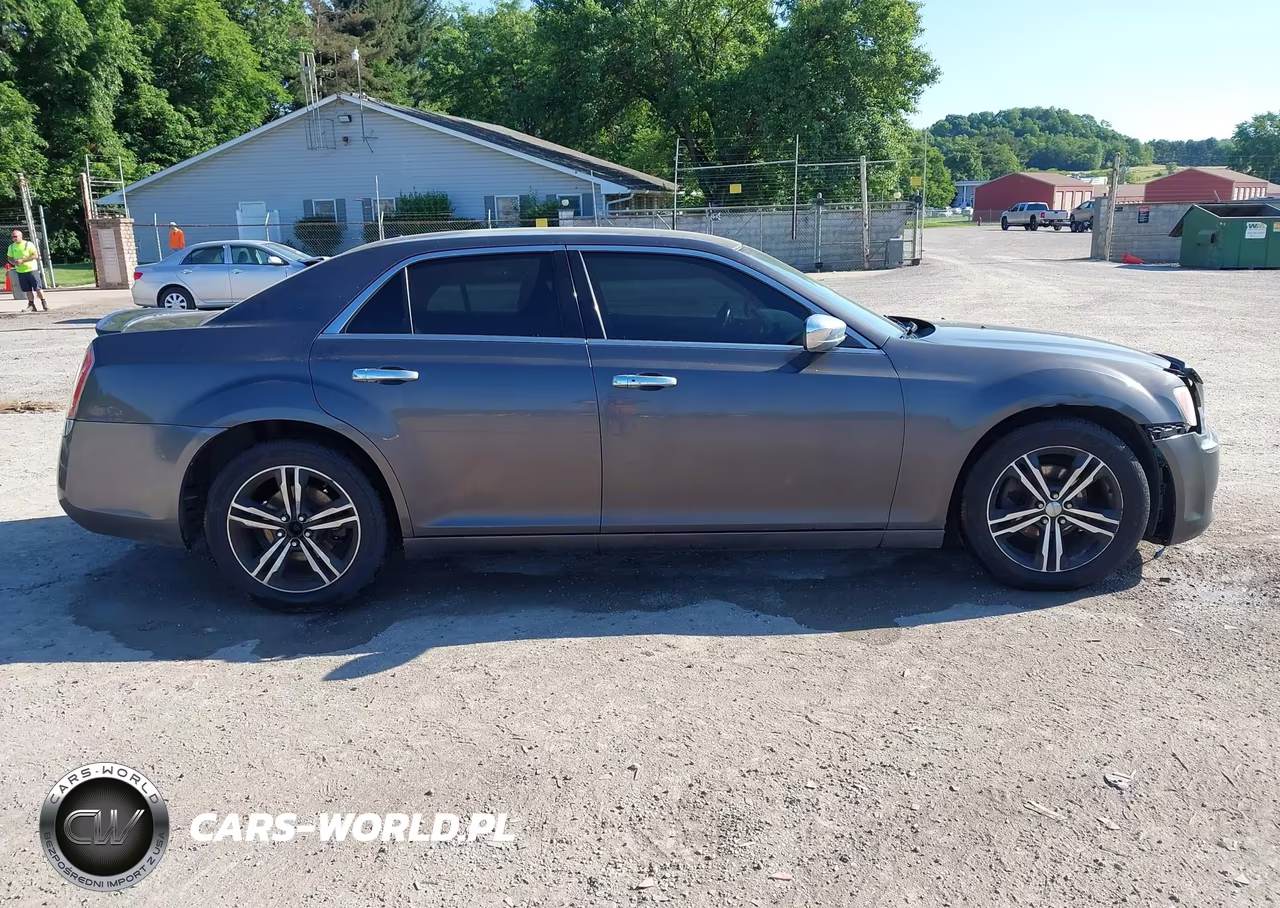 2013 Chrysler 300 Motown VIN:2C3CCAAGXDH589294 - 14