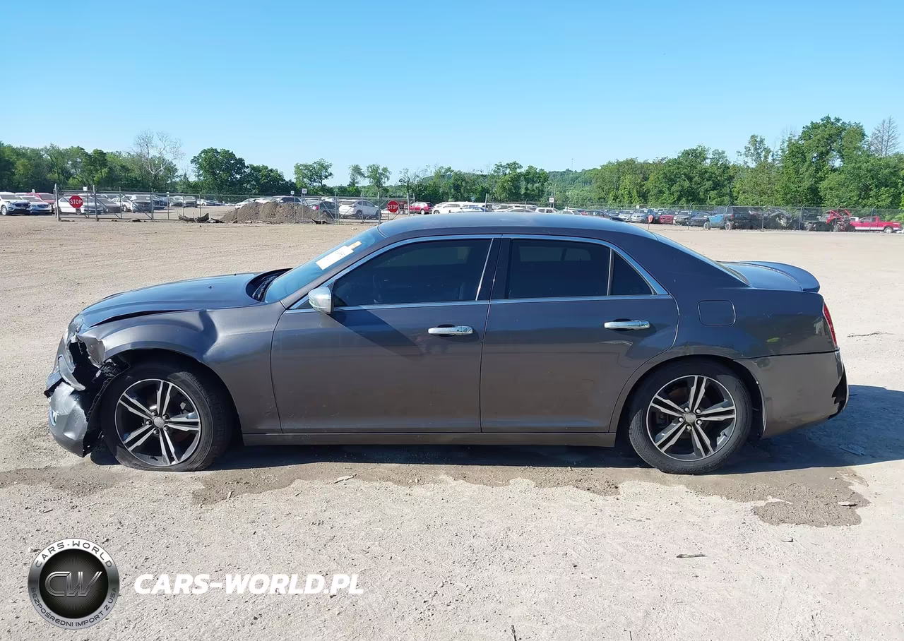 2013 Chrysler 300 Motown VIN:2C3CCAAGXDH589294 - 15