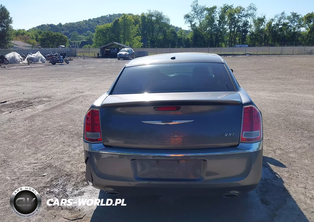2013 Chrysler 300 Motown VIN:2C3CCAAGXDH589294 - 17