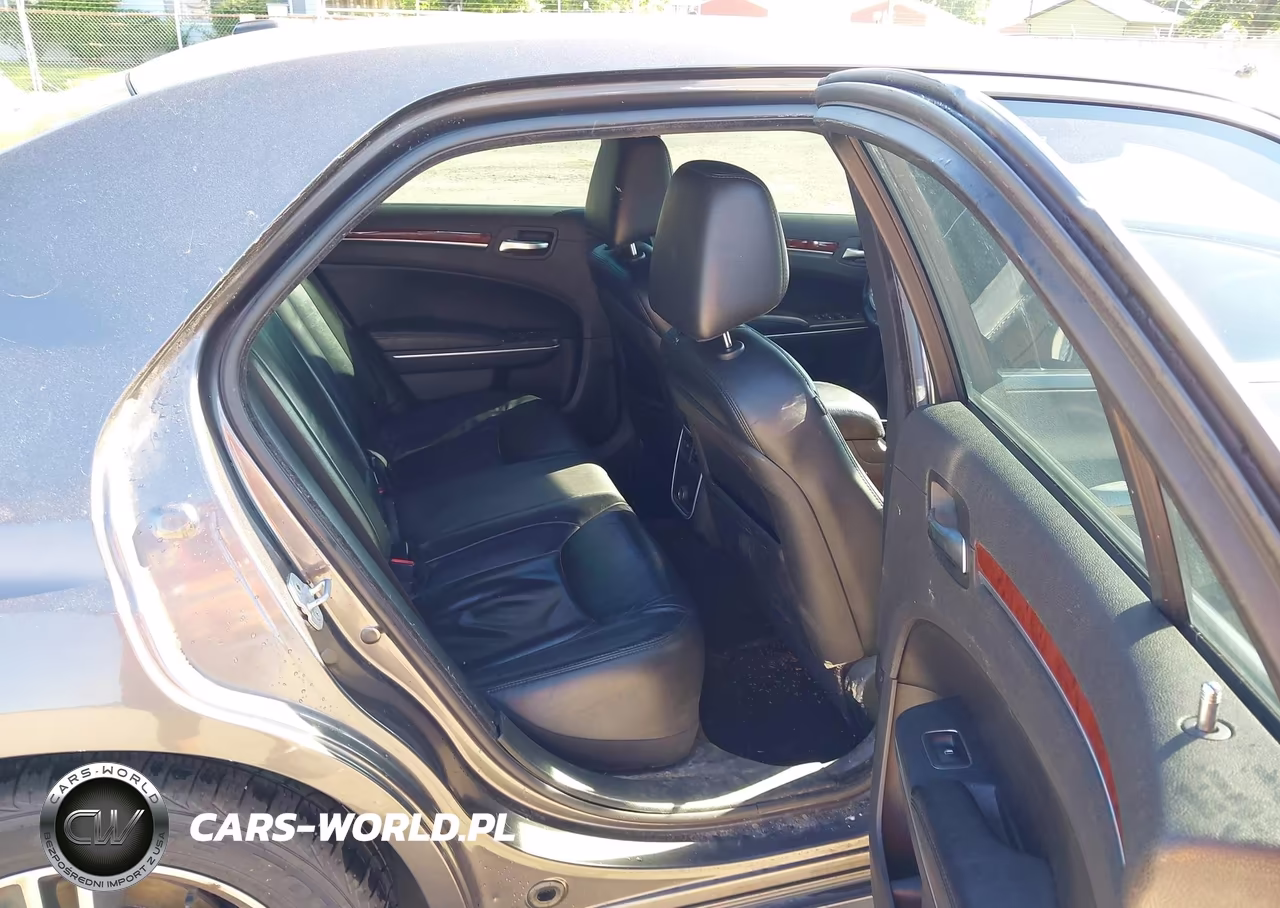 2013 Chrysler 300 Motown VIN:2C3CCAAGXDH589294 - 8