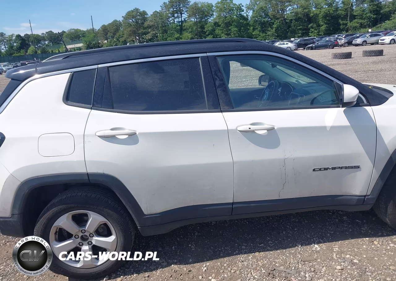 2019 Jeep Compass Latitude 4X4 VIN:3C4NJDBB9KT653456 - 13