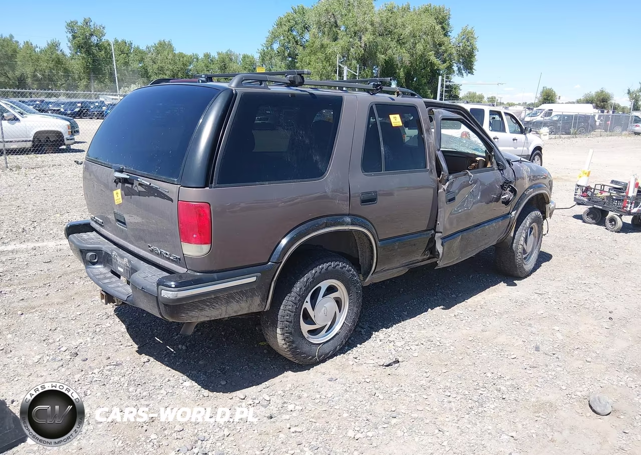 1998 Chevrolet Blazer Ls VIN:1GNDT13W0W2259977 - 4