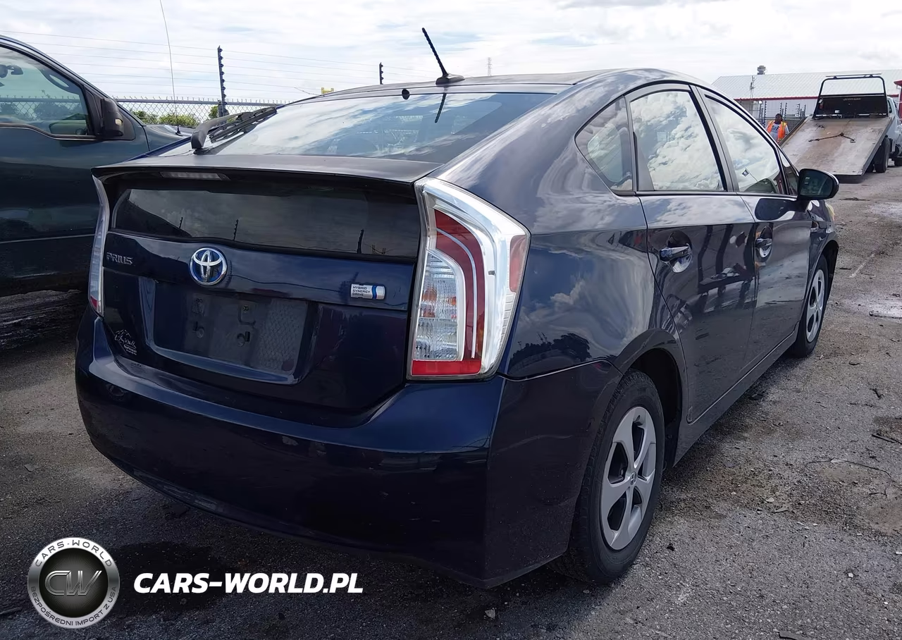 2012 Toyota Prius Three VIN:JTDKN3DU8C1547444 - 4