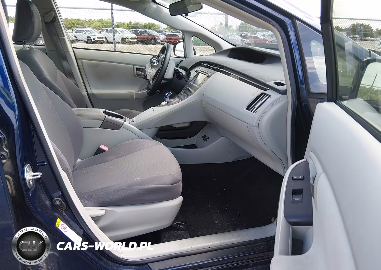 2012 Toyota Prius Three VIN:JTDKN3DU8C1547444 - 5