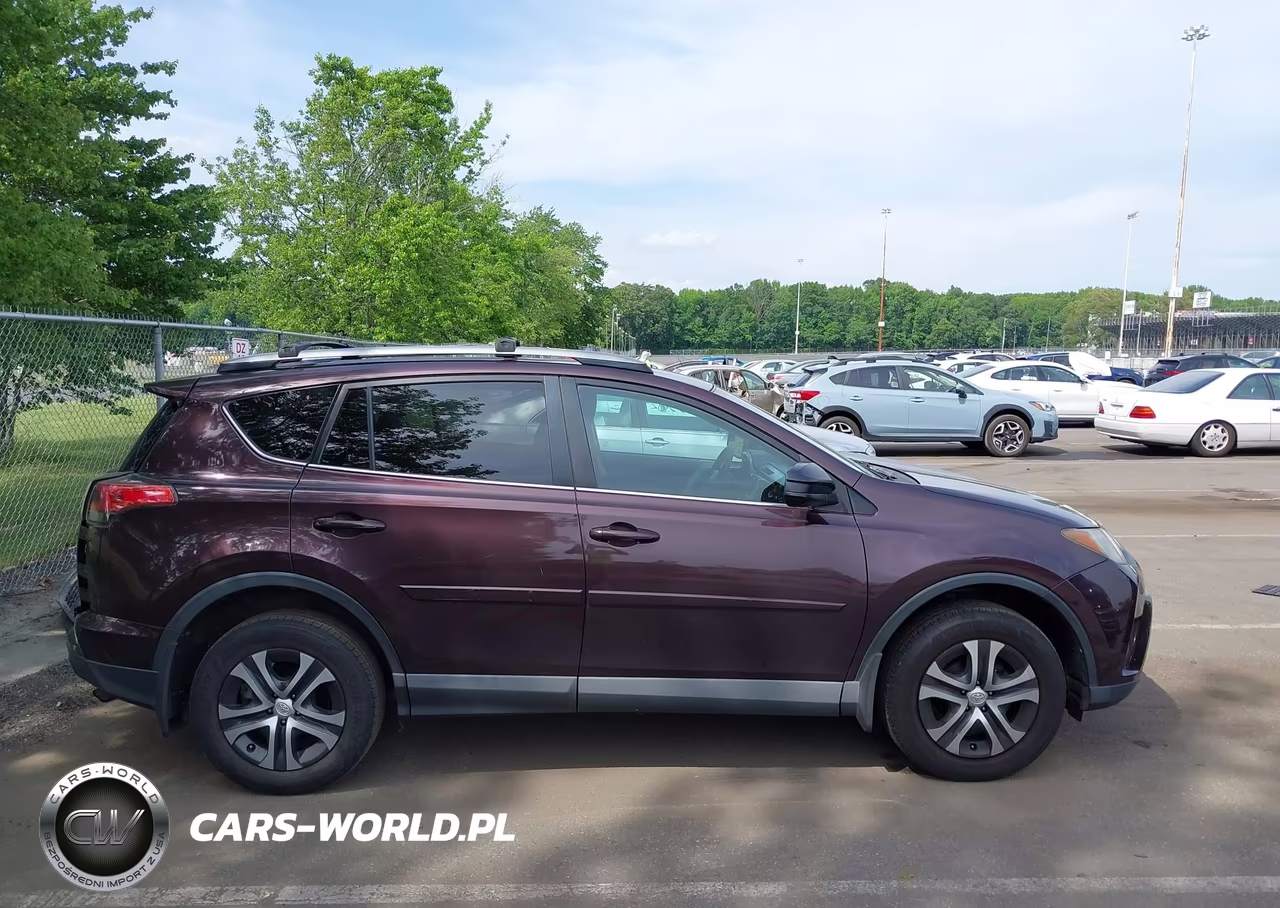 2018 Toyota Rav4 Le VIN:2T3BFREV8JW802762 - 13