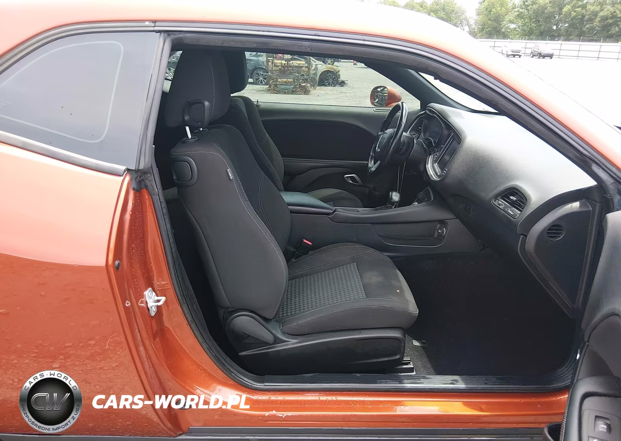 2020 Dodge Challenger Sxt VIN:2C3CDZAG5LH227156 - 5