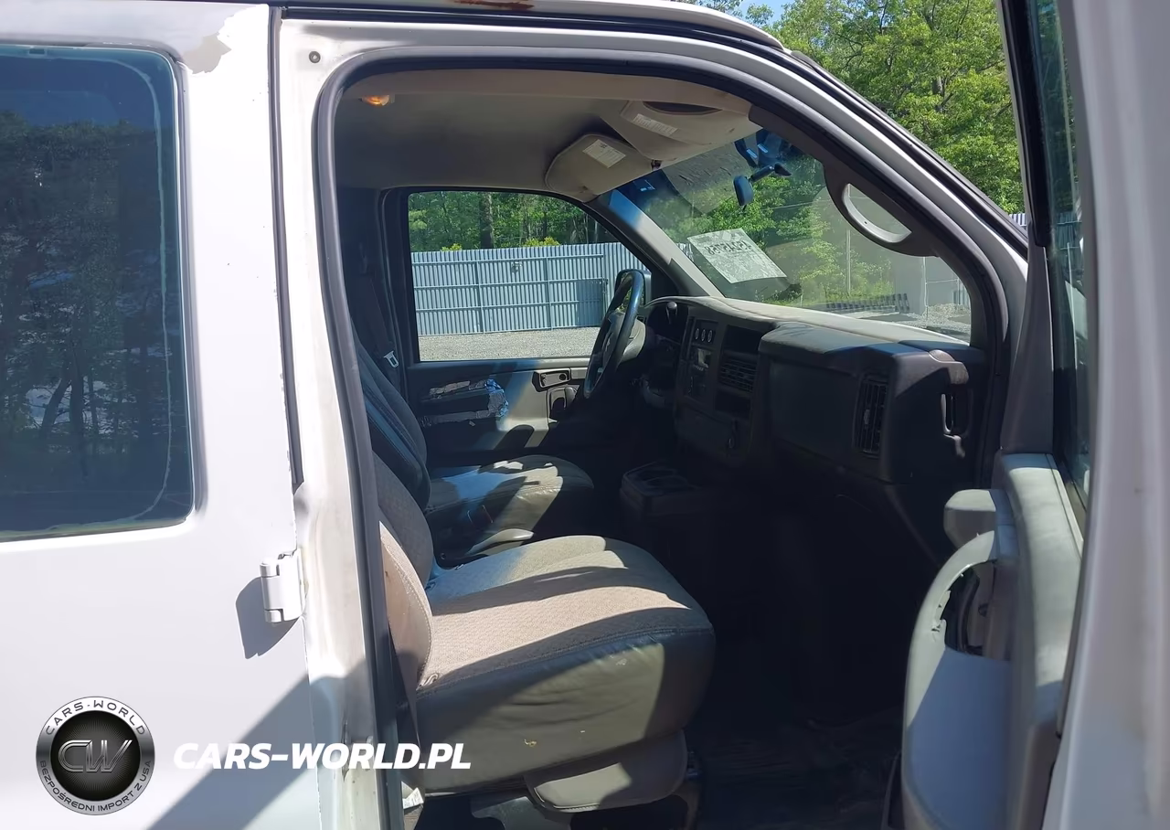 2009 Chevrolet Express 1500 Work Van VIN:1GCFG15X191101864 - 5