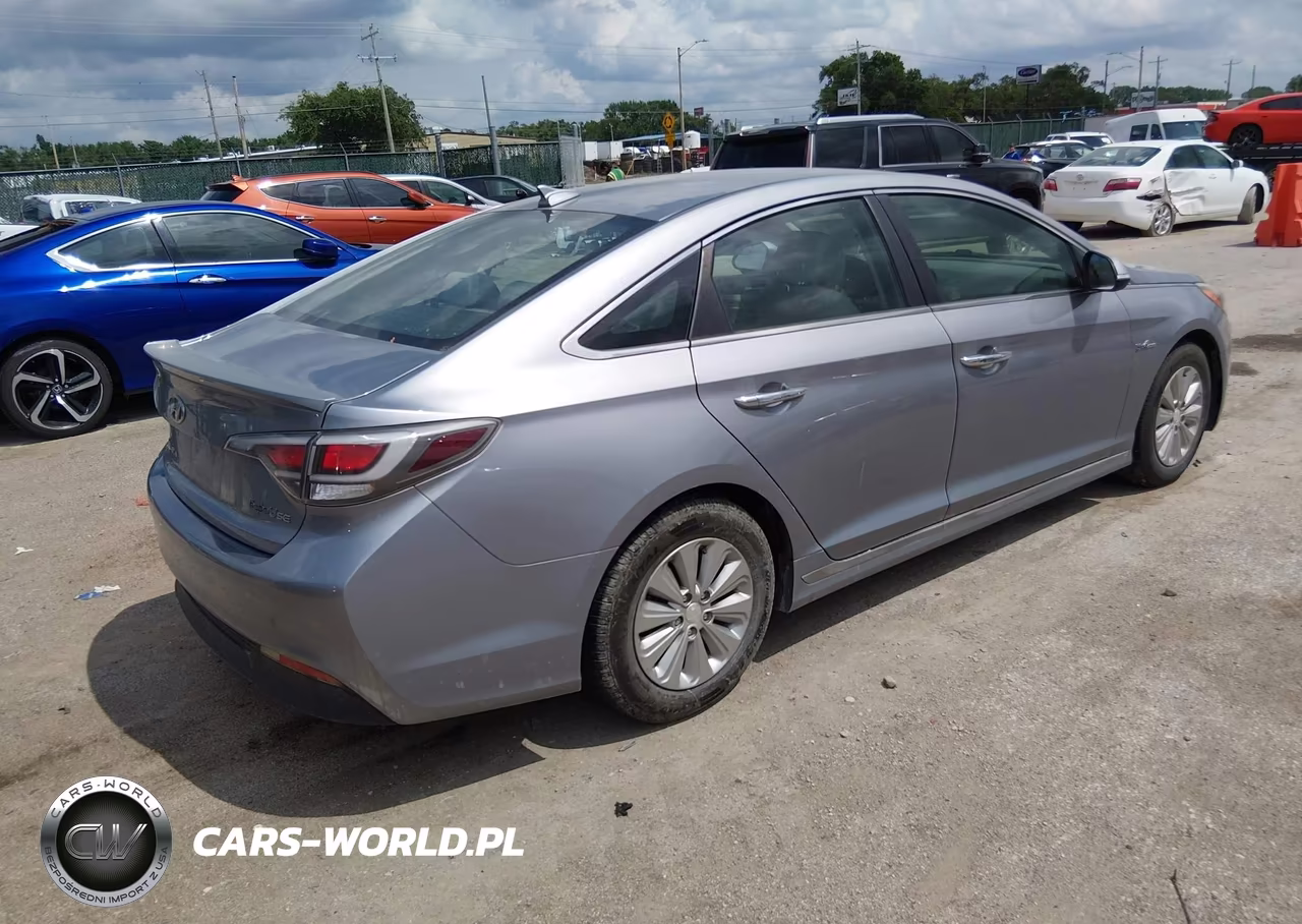 2016 Hyundai Sonata Hybrid Se VIN:KMHE24L1XGA033289 - 4