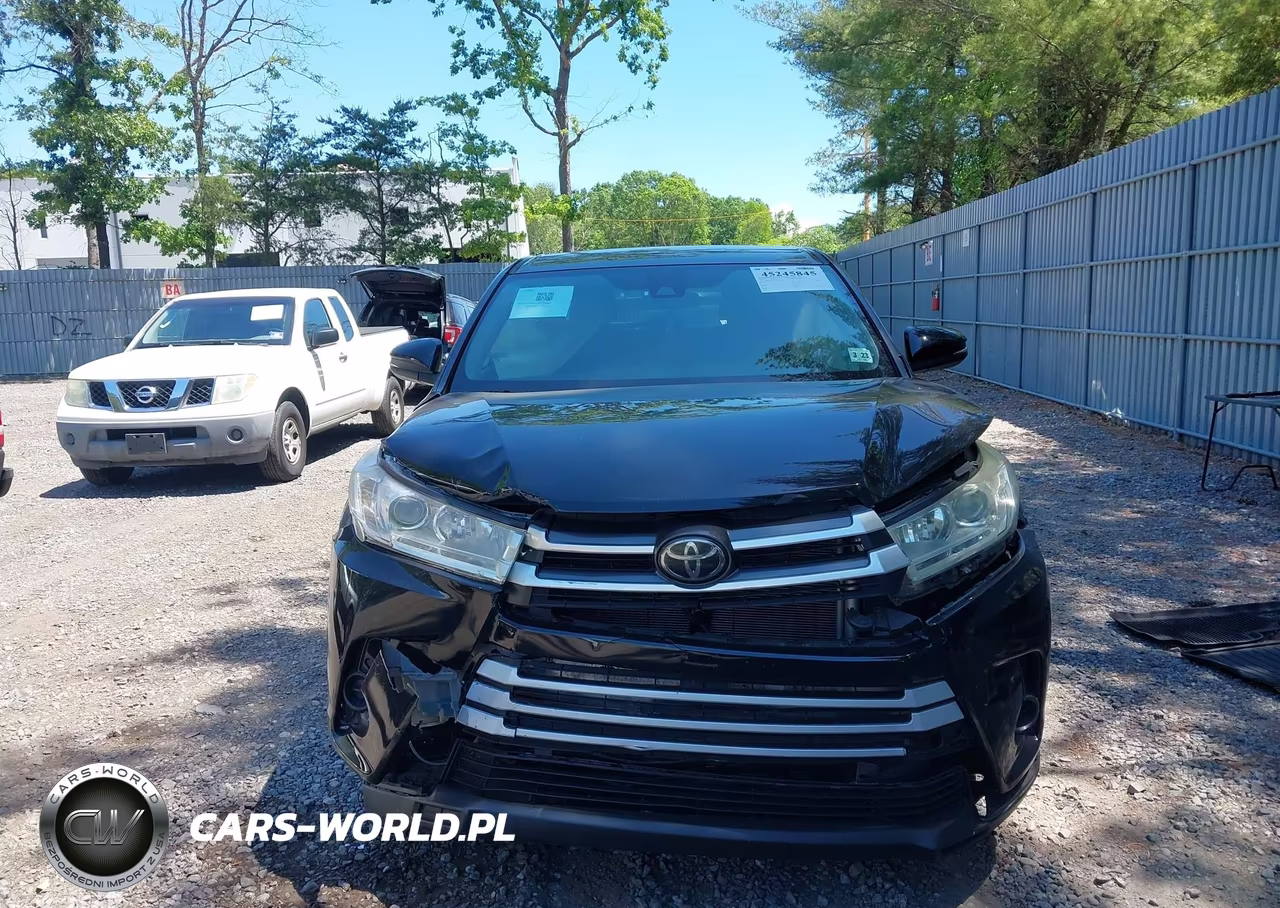 2018 Toyota Highlander Le VIN:5TDBZRFH5JS842590 - 12