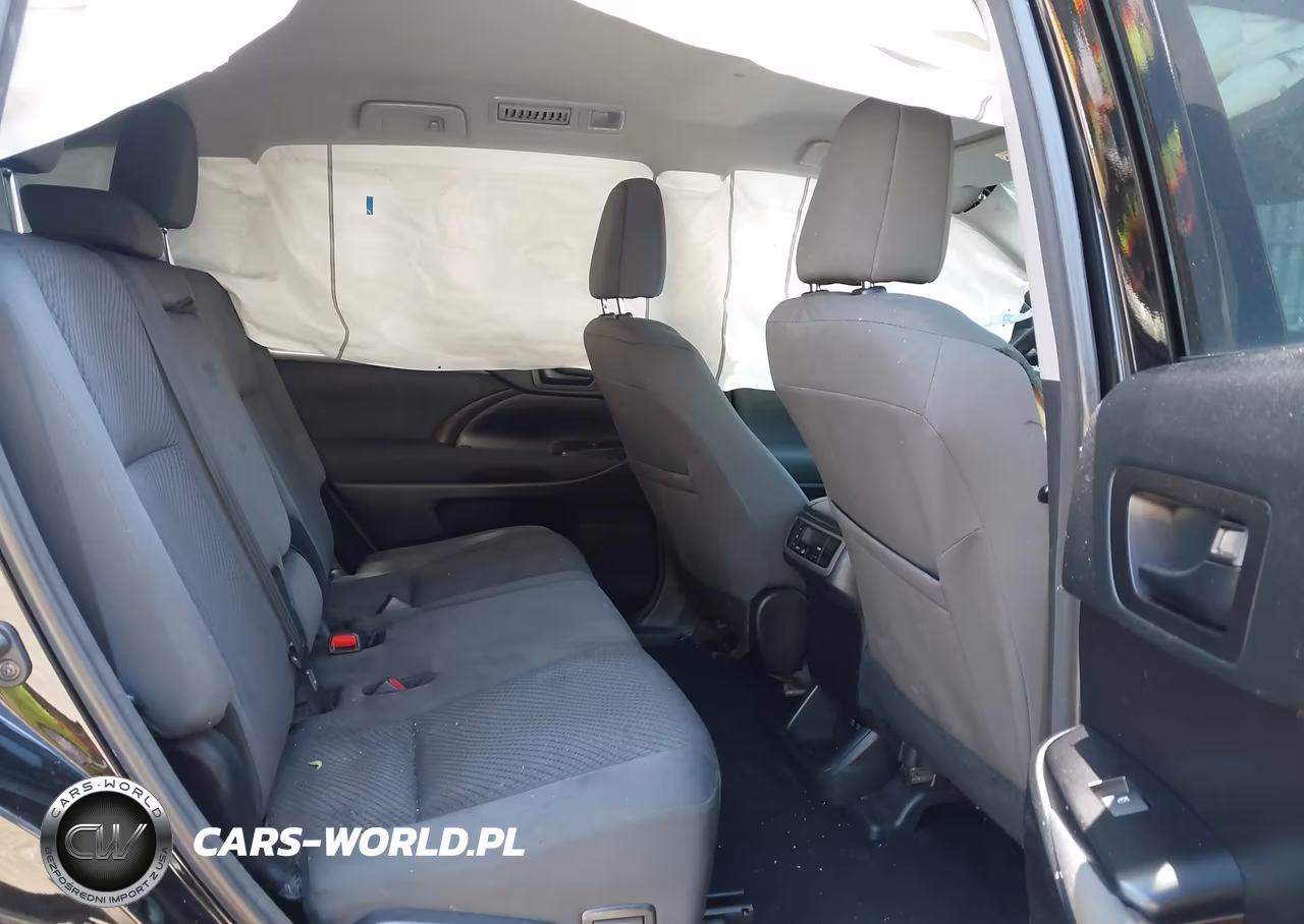 2018 Toyota Highlander Le VIN:5TDBZRFH5JS842590 - 8
