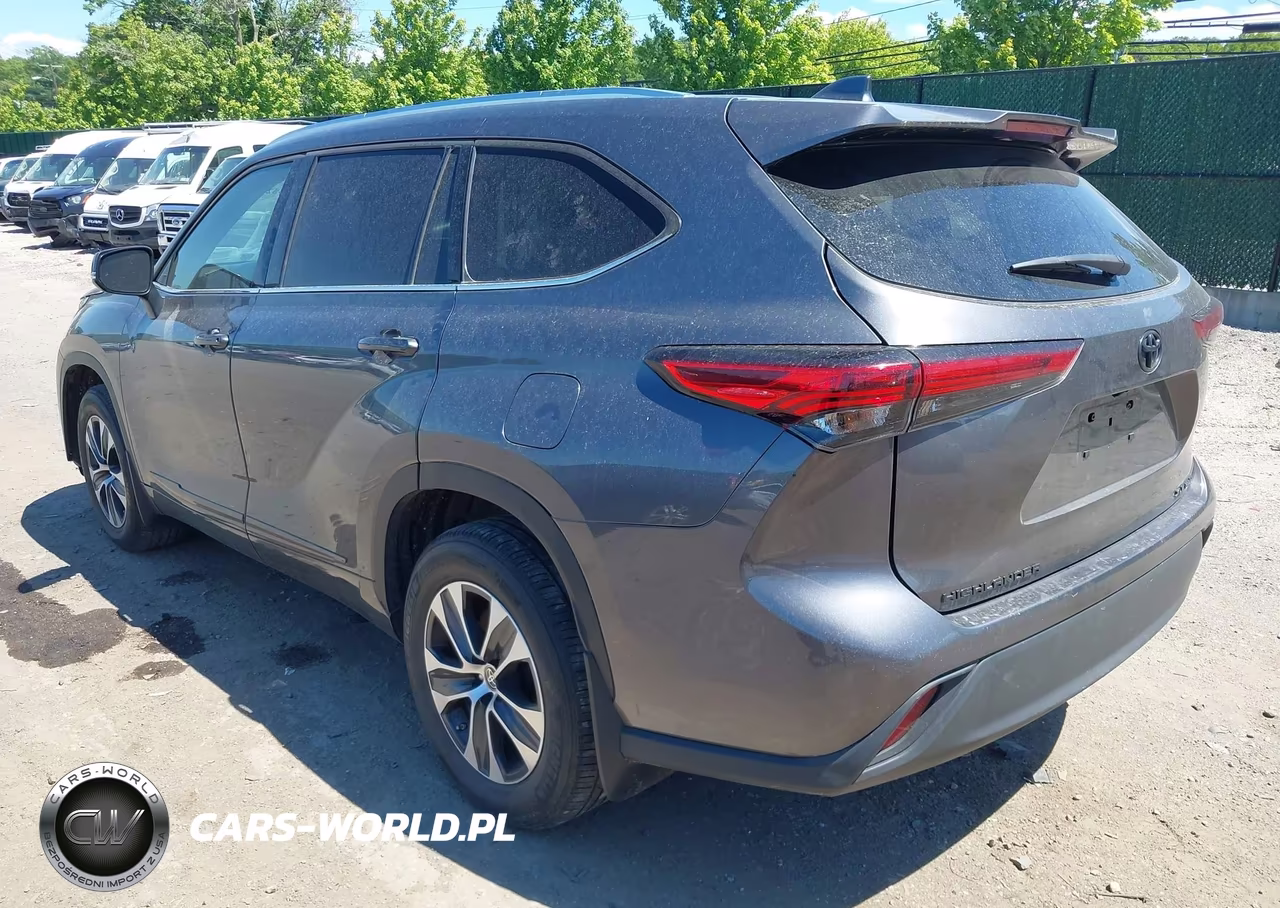 2021 Toyota Highlander Xle VIN:5TDGZRBH6MS557767 - 3