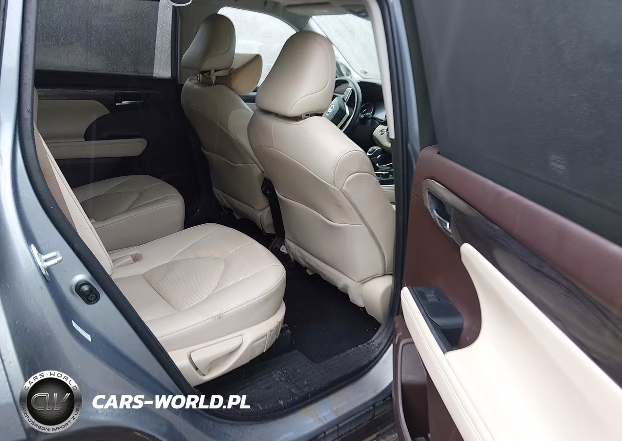 2022 Toyota Highlander Platinum VIN:5TDFZRAH5NS126240 - 8