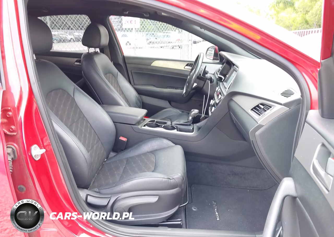 2019 Hyundai Sonata Sport VIN:5NPE34AF3KH815127 - 5