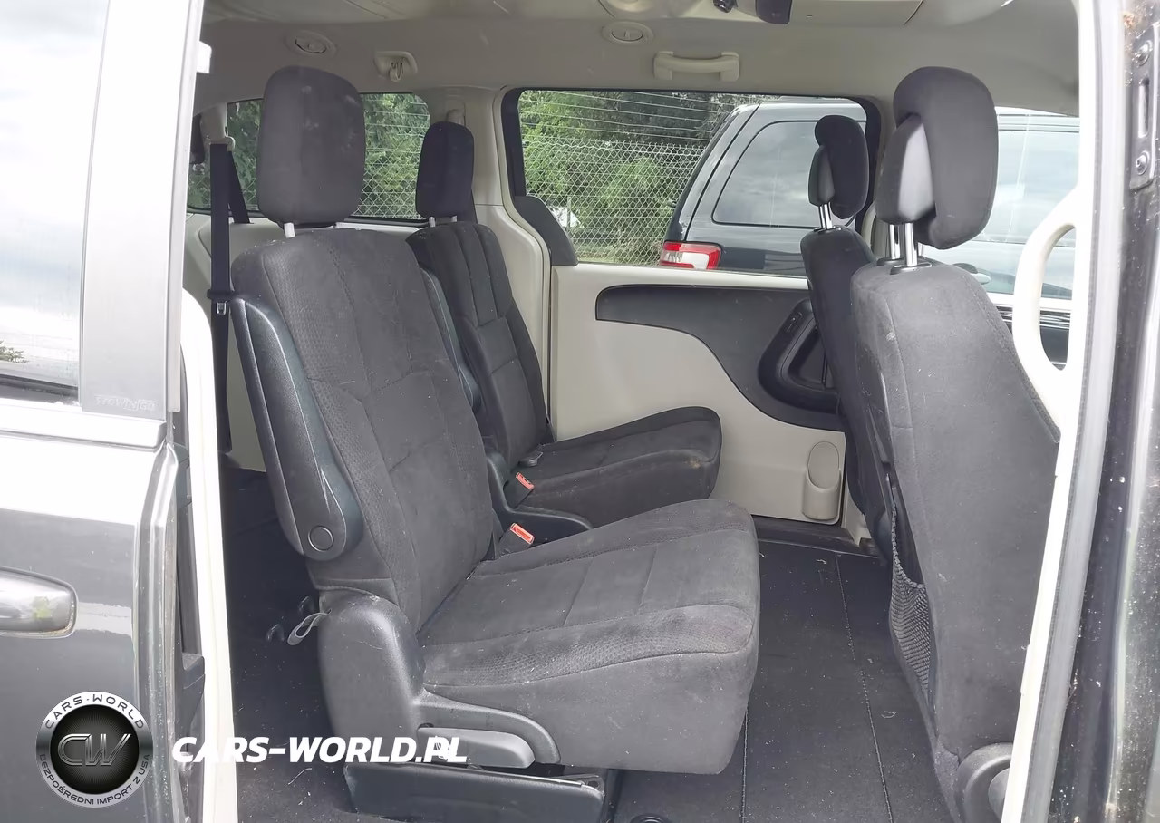 2011 Chrysler Town & Country Touring VIN:2A4RR5DGXBR759937 - 8