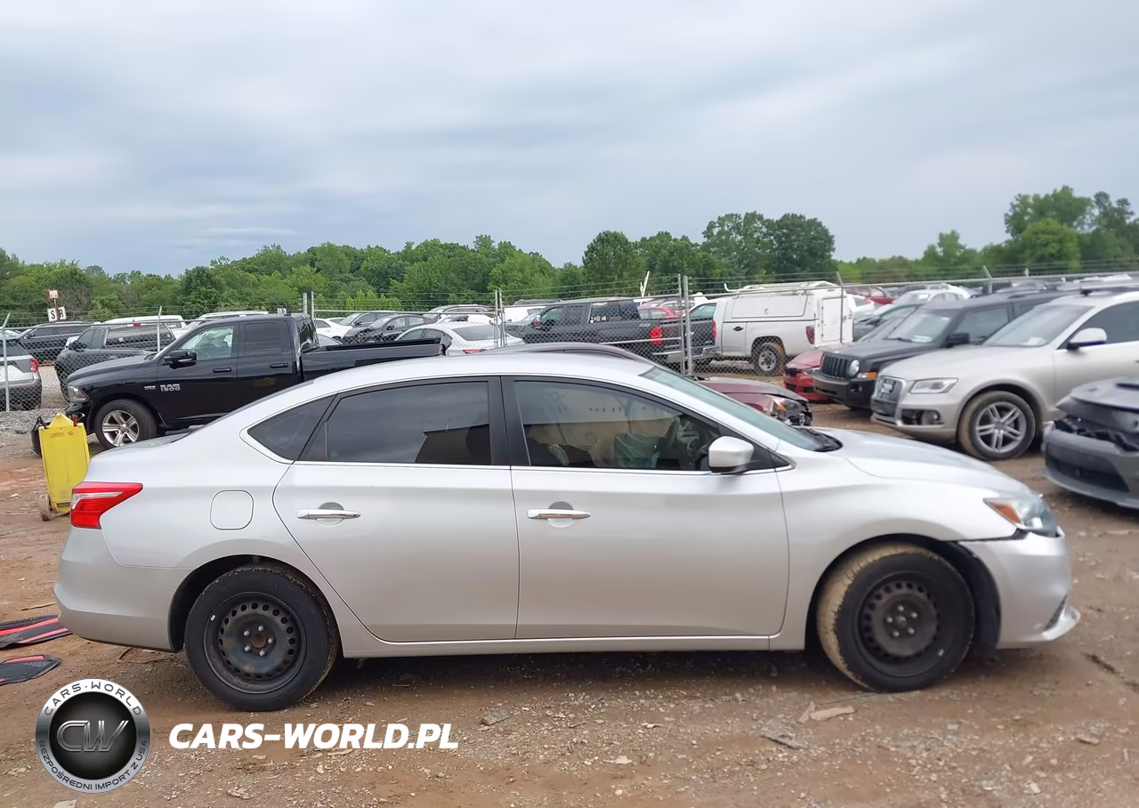2018 Nissan Sentra S VIN:3N1AB7AP7JY281775 - 13