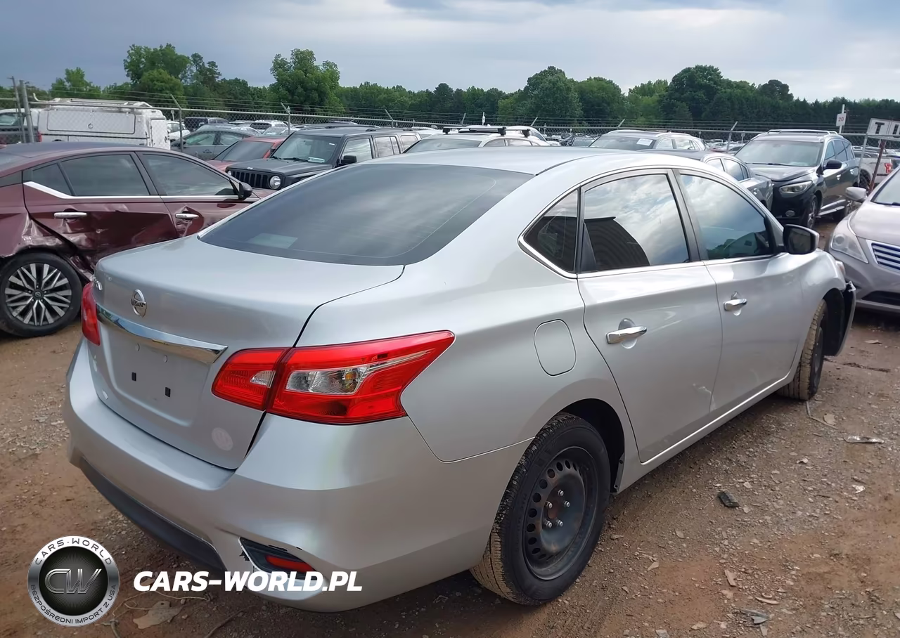 2018 Nissan Sentra S VIN:3N1AB7AP7JY281775 - 4
