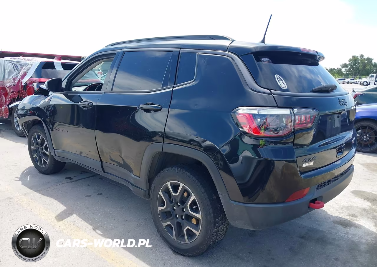 2019 Jeep Compass Trailhawk 4X4 VIN:3C4NJDDB2KT748115 - 3