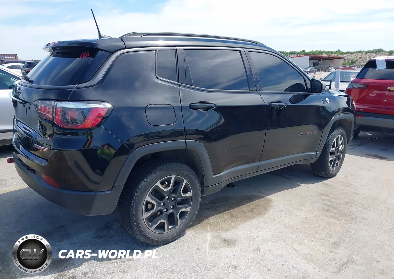 2019 Jeep Compass Trailhawk 4X4 VIN:3C4NJDDB2KT748115 - 4