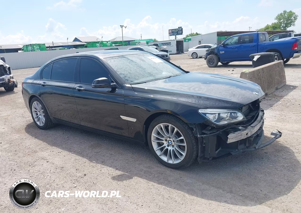 2013 BMW 750Li xDrive – zdjęcie 1 z 17