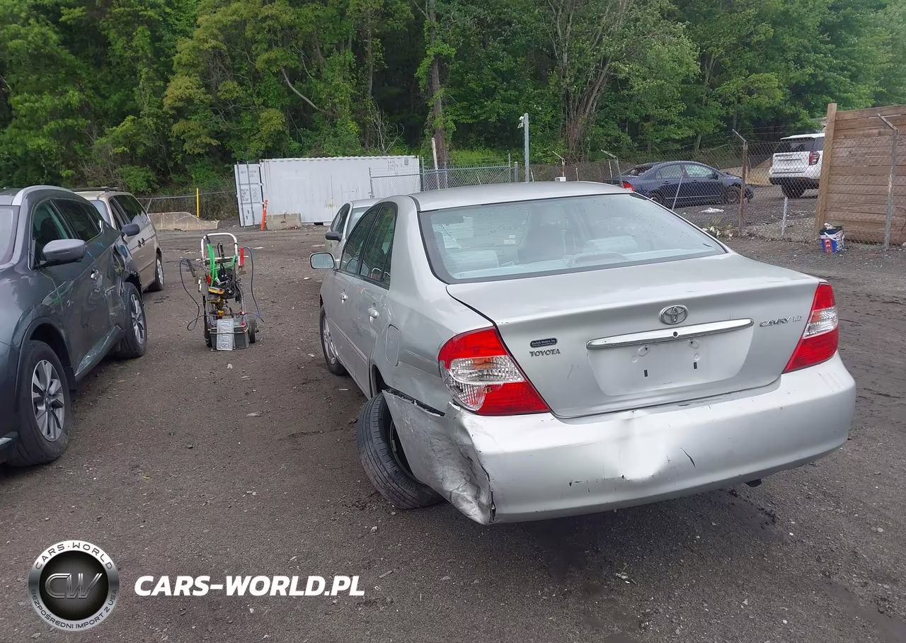 2002 Toyota Camry Le VIN:4T1BE32KX2U096723 - 3