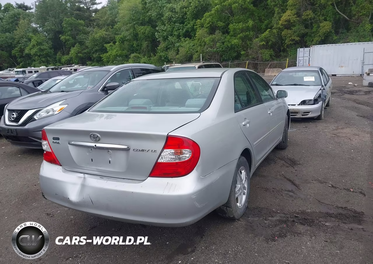 2002 Toyota Camry Le VIN:4T1BE32KX2U096723 - 4