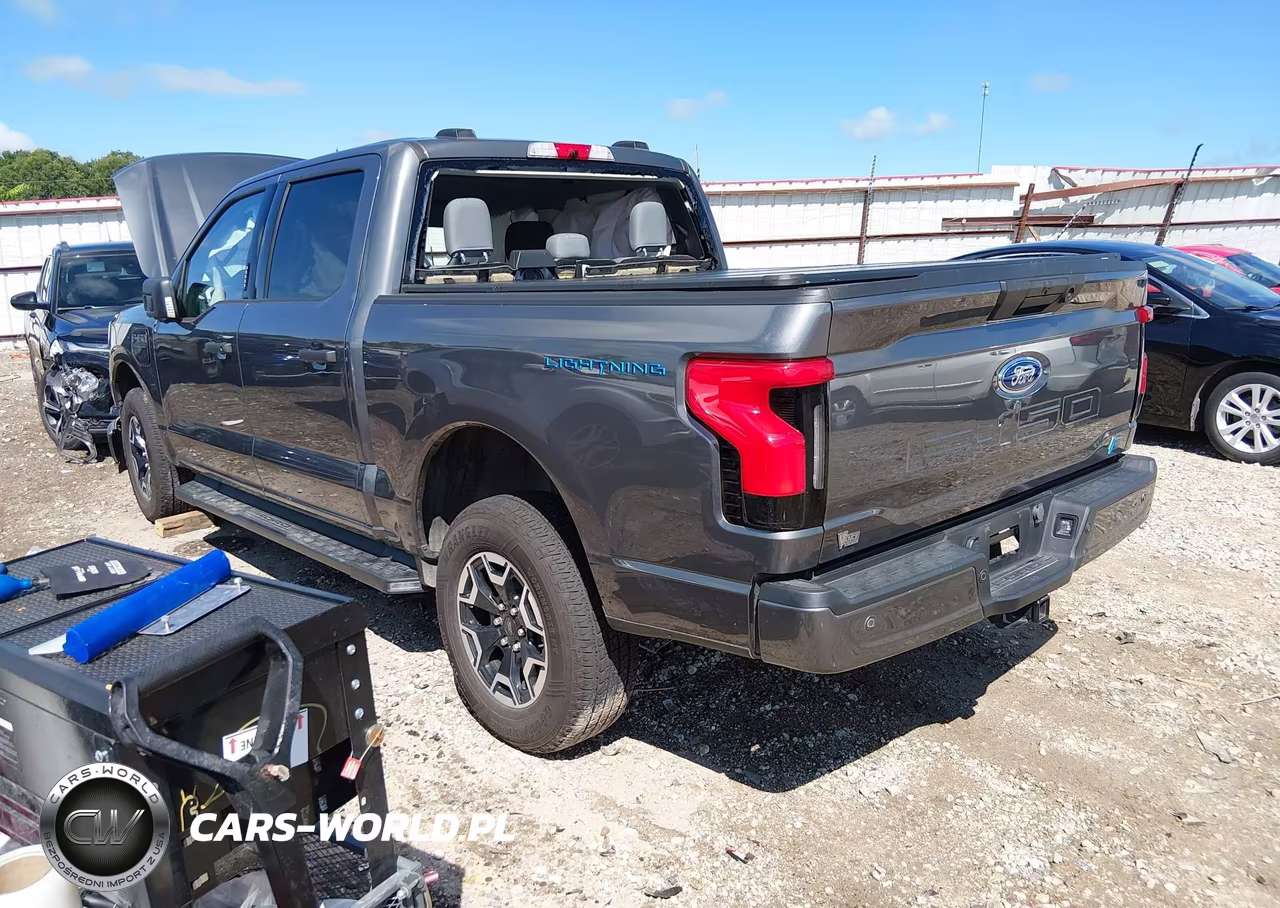 2023 Ford F-150 Lightning Xlt VIN:1FTVW1EL5PWG61107 - 3