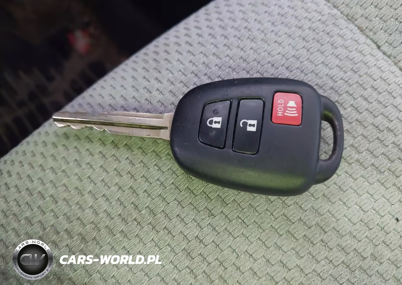 2012 Toyota Prius C One VIN:JTDKDTB37C1512004 - 11