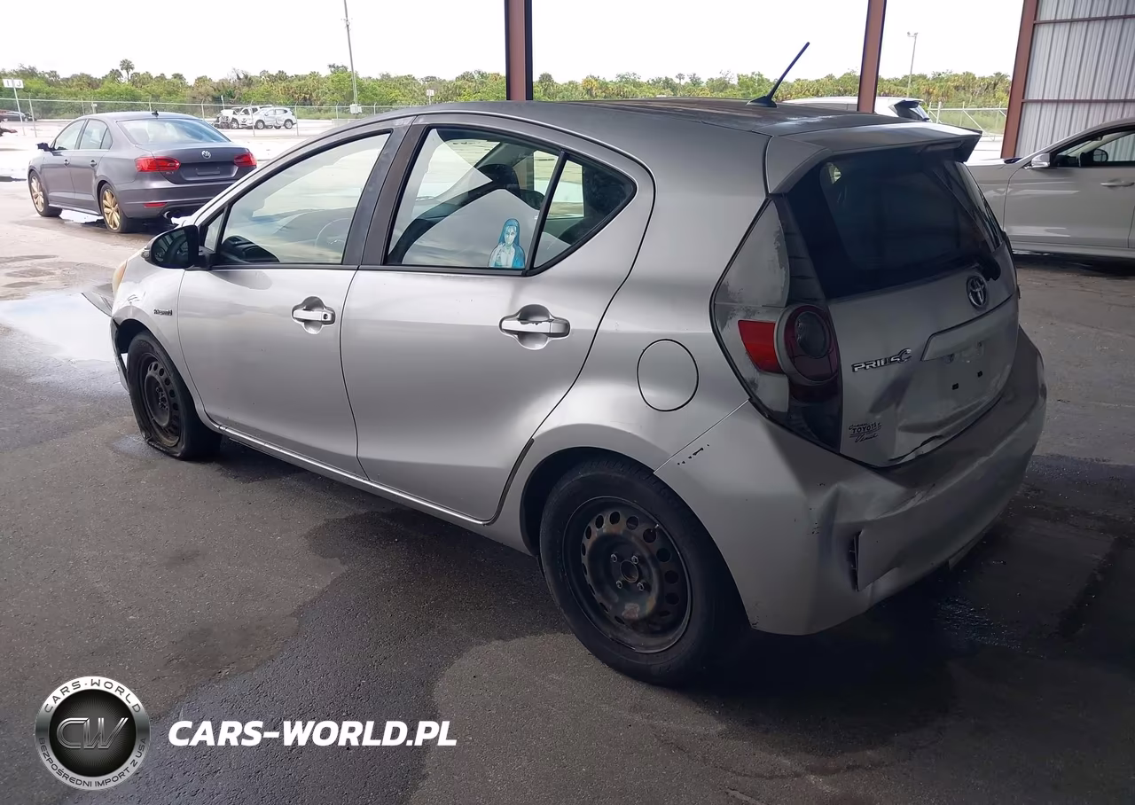 2012 Toyota Prius C One VIN:JTDKDTB37C1512004 - 3