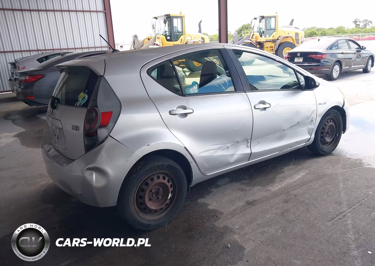 2012 Toyota Prius C One VIN:JTDKDTB37C1512004 - 4