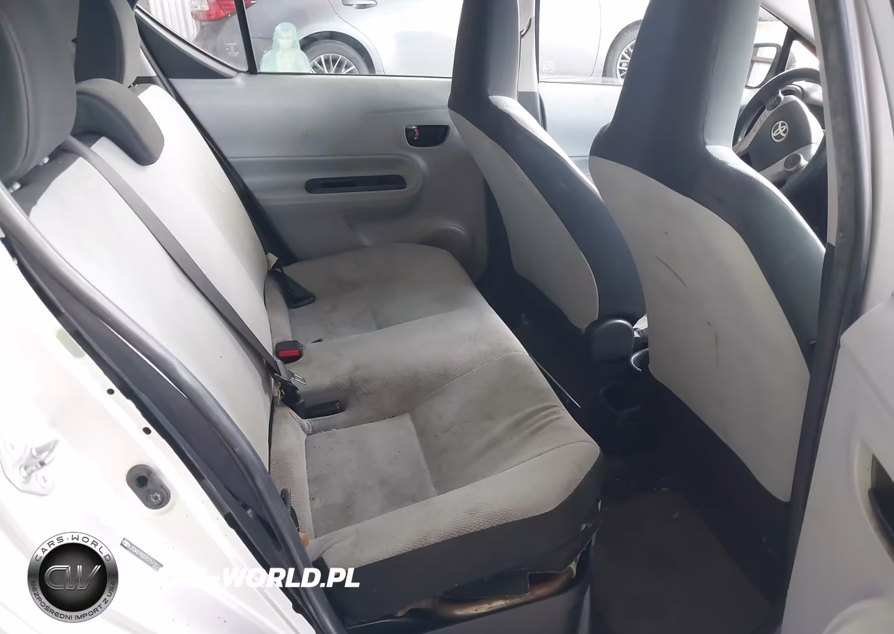 2012 Toyota Prius C One VIN:JTDKDTB37C1512004 - 8