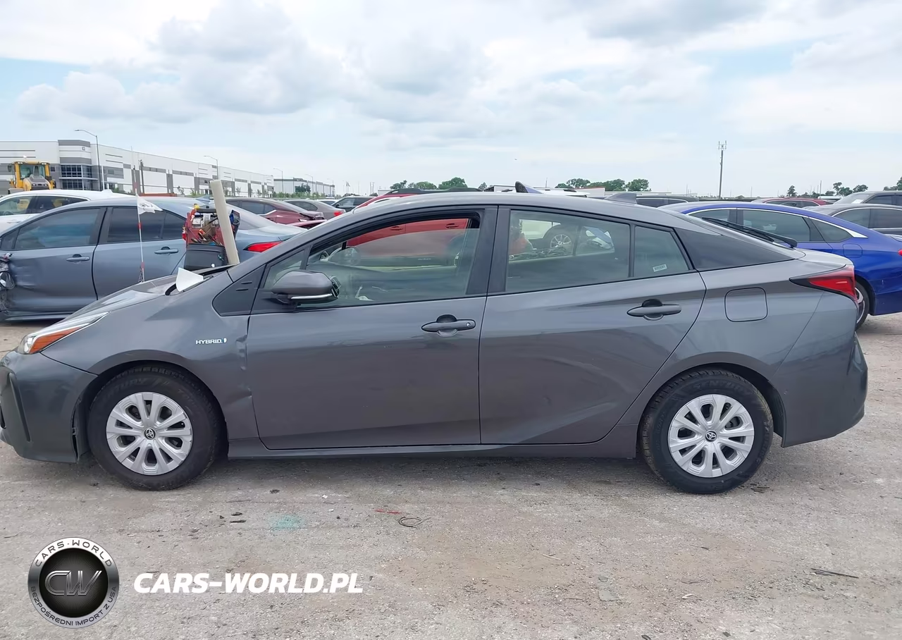 2021 Toyota Prius Le VIN:JTDKAMFU8M3151518 - 14